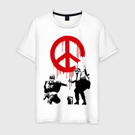 Мужская футболка хлопок с принтом Peace Banksy в Екатеринбурге, 100% хлопок | прямой крой, круглый вырез горловины, длина до линии бедер, слегка спущенное плечо. | бэнкси | граффити | люди | мир | оружие