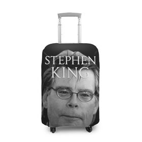 Чехол для чемодана 3D с принтом Стивен Кинг - Король ужасов в Екатеринбурге, 86% полиэфир, 14% спандекс | двустороннее нанесение принта, прорези для ручек и колес | король ужасов | писатель | триллер | ужасы