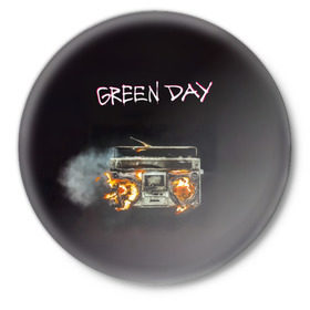 Значок с принтом Green Day магнитофон в огне в Екатеринбурге,  металл | круглая форма, металлическая застежка в виде булавки | Тематика изображения на принте: american idiot | green day | альтернативный | билли джо армстронг | грин дей | группа | зелёный день | майк дёрнт | музыка | панк | поп | поппанк | рок | тре кул