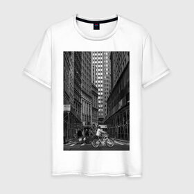 Мужская футболка хлопок с принтом город в Екатеринбурге, 100% хлопок | прямой крой, круглый вырез горловины, длина до линии бедер, слегка спущенное плечо. | автомобили | велосипед | велосипедист | высотки | город | дома | дорога | люди | машины | чб