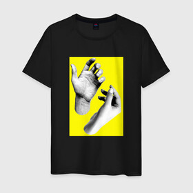 Мужская футболка хлопок с принтом Монохромные руки в Екатеринбурге, 100% хлопок | прямой крой, круглый вырез горловины, длина до линии бедер, слегка спущенное плечо. | Тематика изображения на принте: белый | желтый | жест | жесты | ладонь | пальцы | фотография | человек | черный