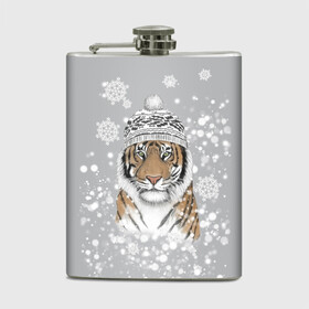 Фляга с принтом Снежный тигр в Екатеринбурге, металлический корпус | емкость 0,22 л, размер 125 х 94 мм. Виниловая наклейка запечатывается полностью | 2022 | год тигра | зимний тигр | новогодний подарок | новый год | новый год 2020 | подарок на новый год | снег